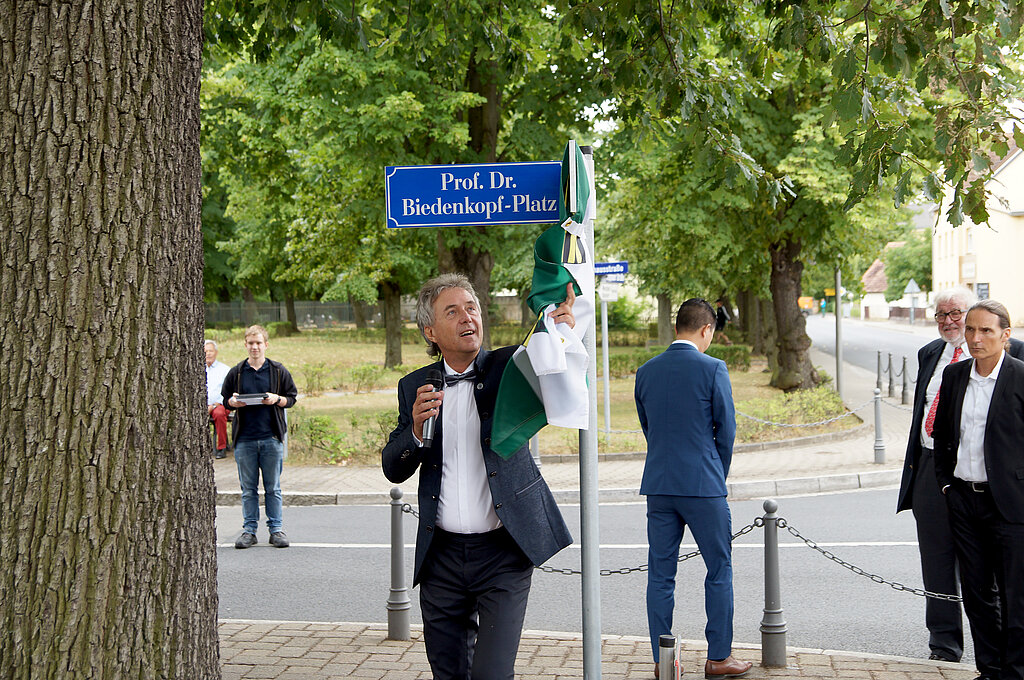 Einweihung Prof. Dr. BiedenkopfPlatz Gröditz Stadt Gröditz